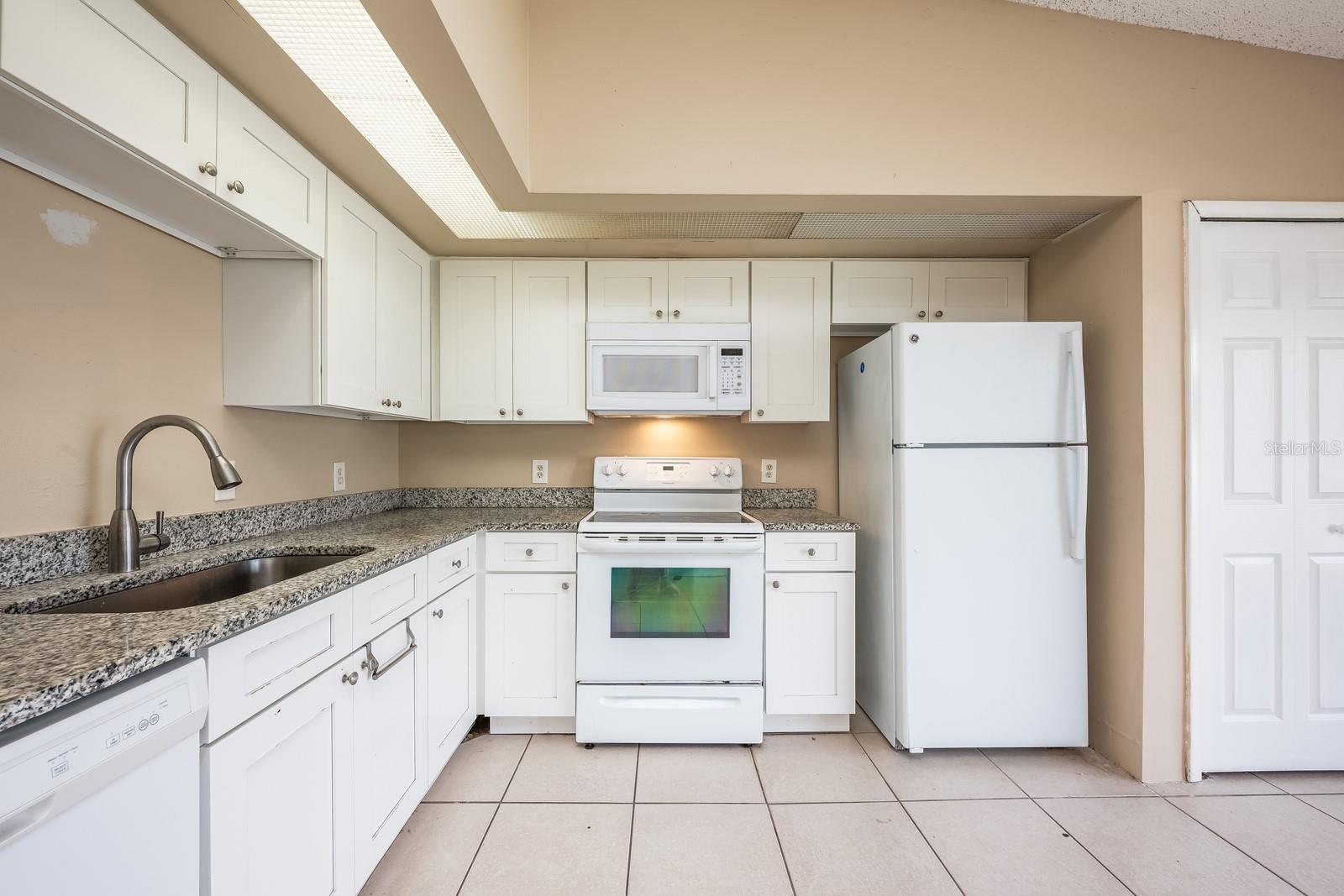 ROYAL MANOR VILLAS - Residential