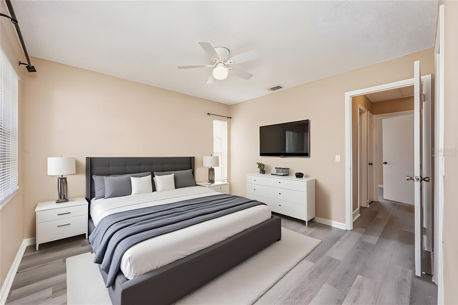 ROYAL MANOR VILLAS - Residential