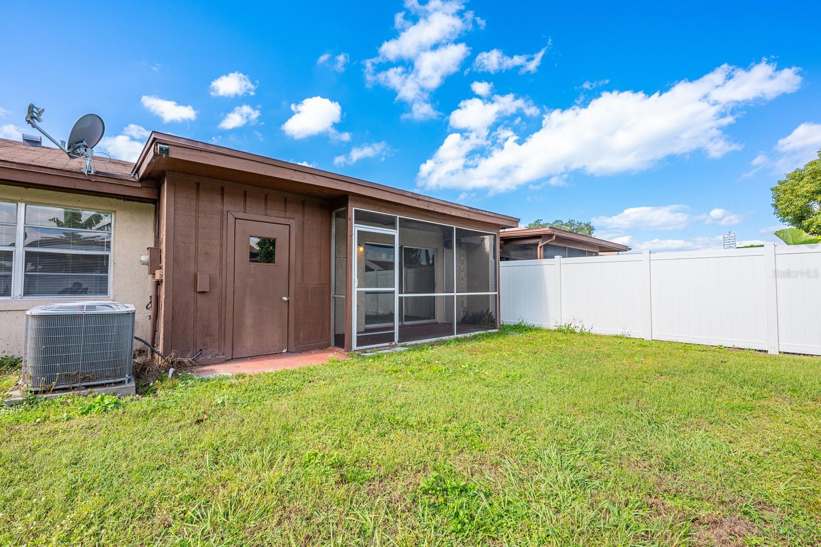 ROYAL MANOR VILLAS - Residential