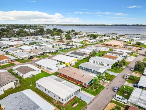 A home in WINTER HAVEN