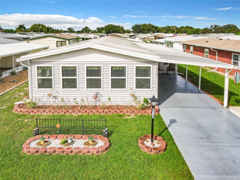 A home in WINTER HAVEN