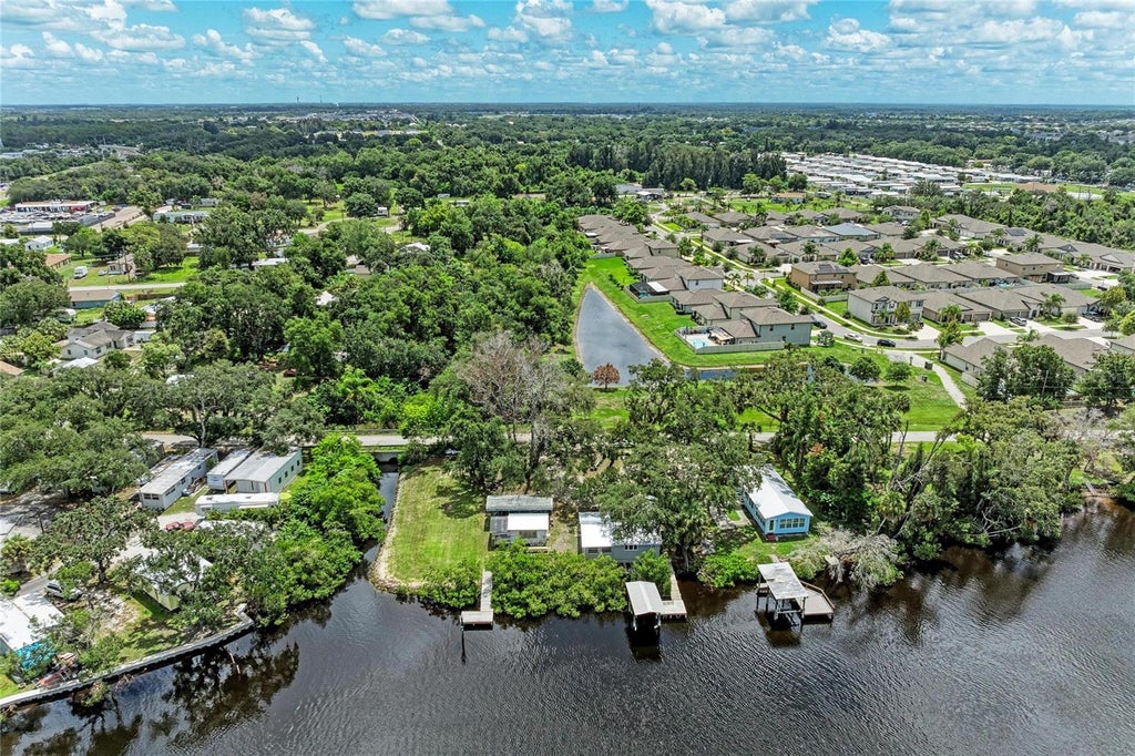 Photo of 1609 Saffold Park Drive, Ruskin, FL 33570 (MLS # A4703614)
