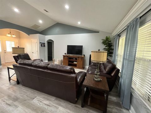 Tiny photo for 5414 SE 107th Street, Belleview, FL 34420 (MLS # OM725770)