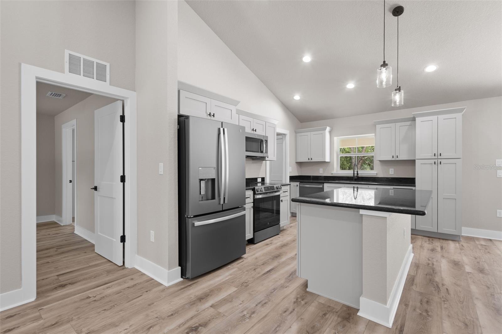 UNIVERSITY ESTATES - Residential