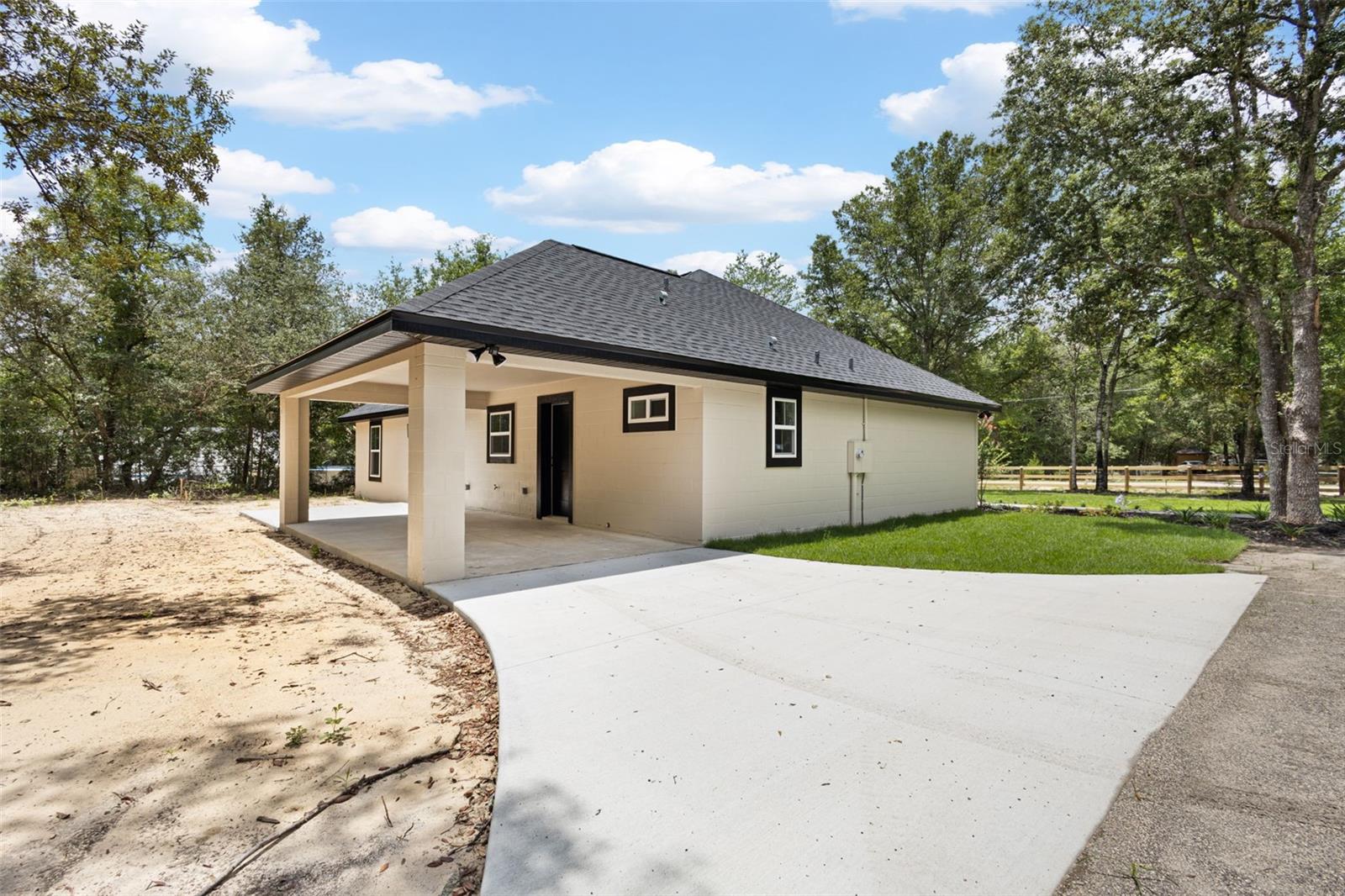 UNIVERSITY ESTATES - Residential