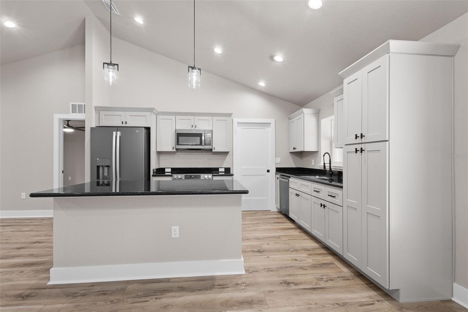 UNIVERSITY ESTATES - Residential