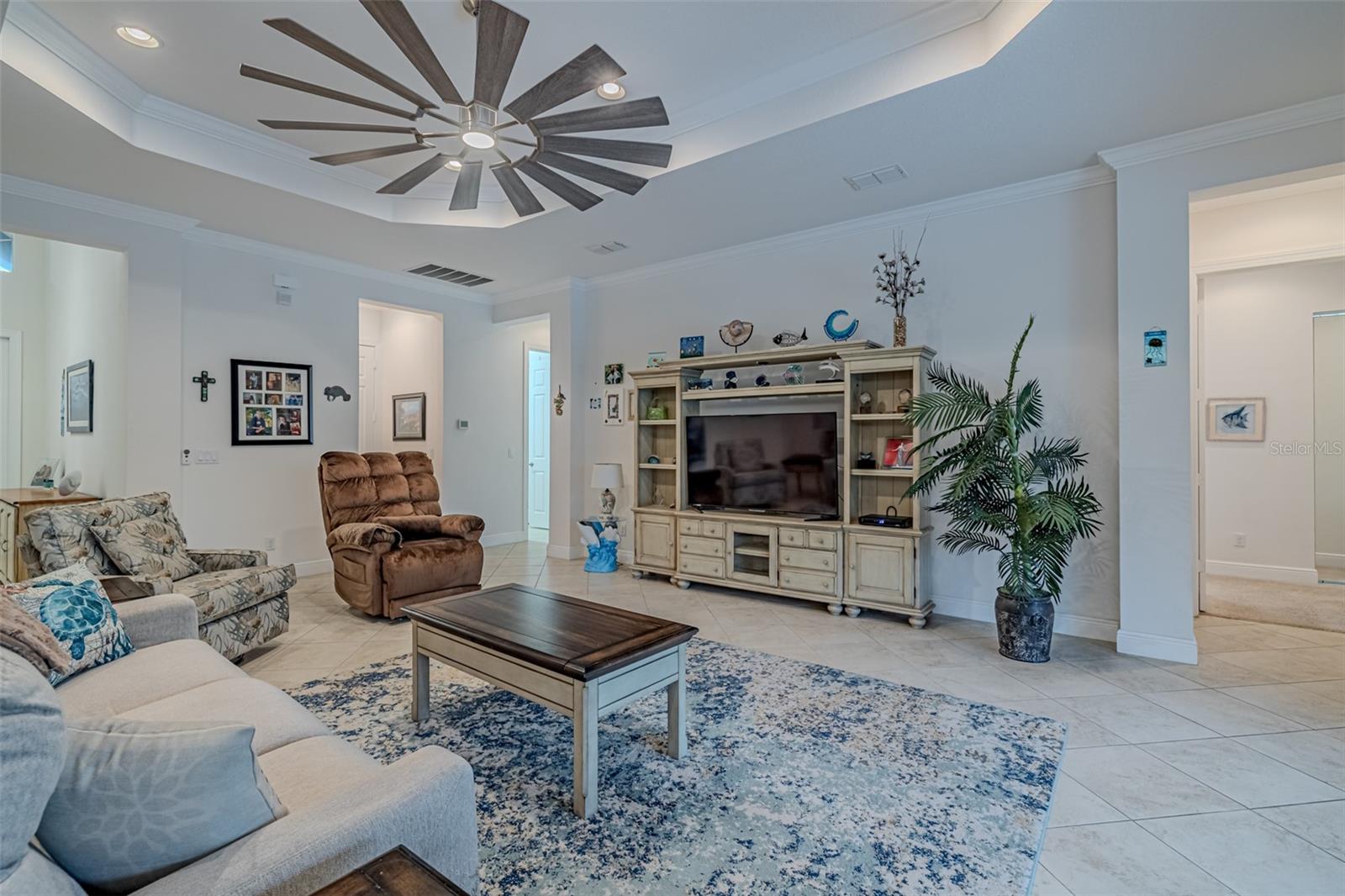 VALENCIA LAKES TR P - Residential
