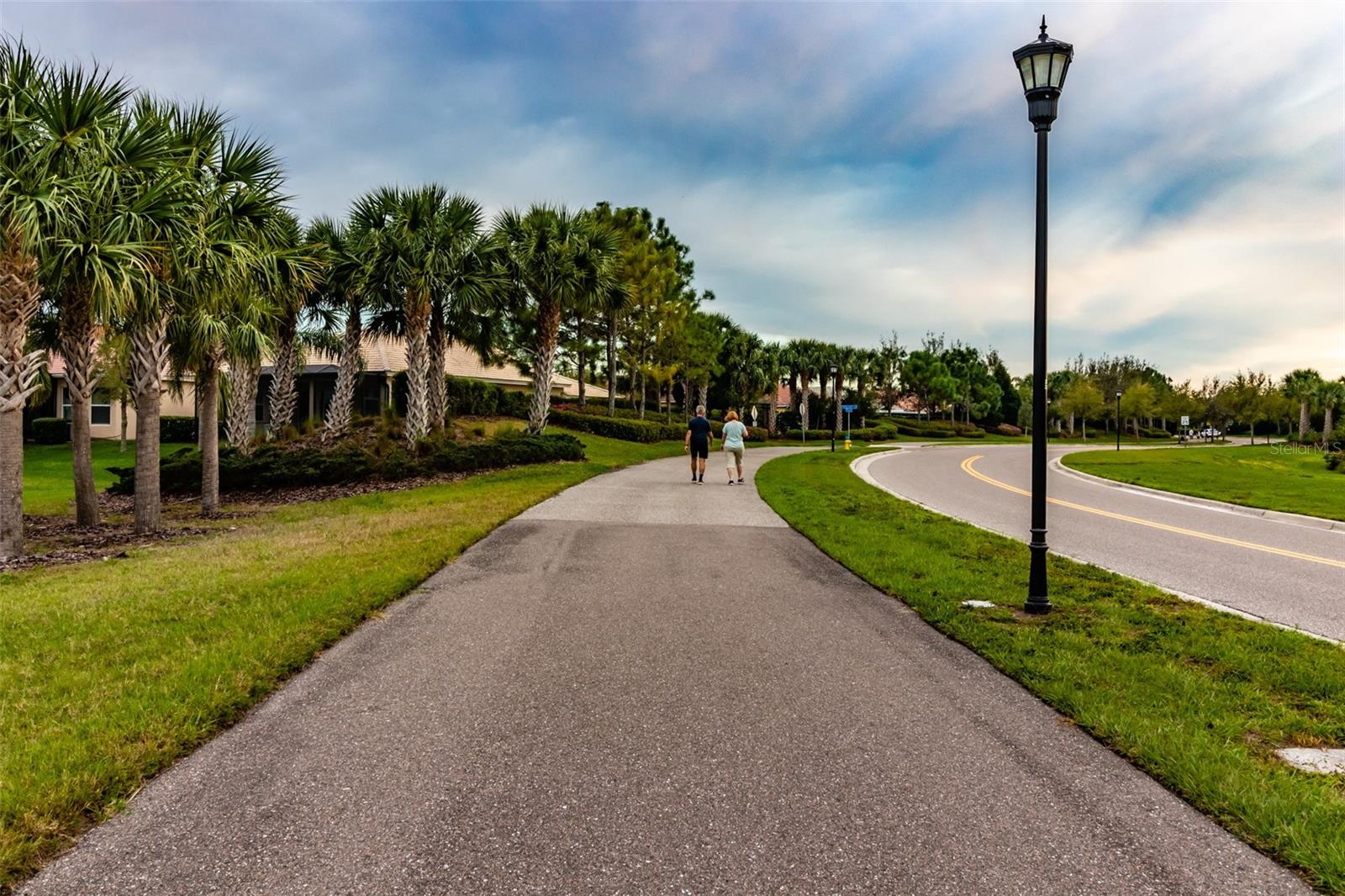 VALENCIA LAKES TR P - Residential