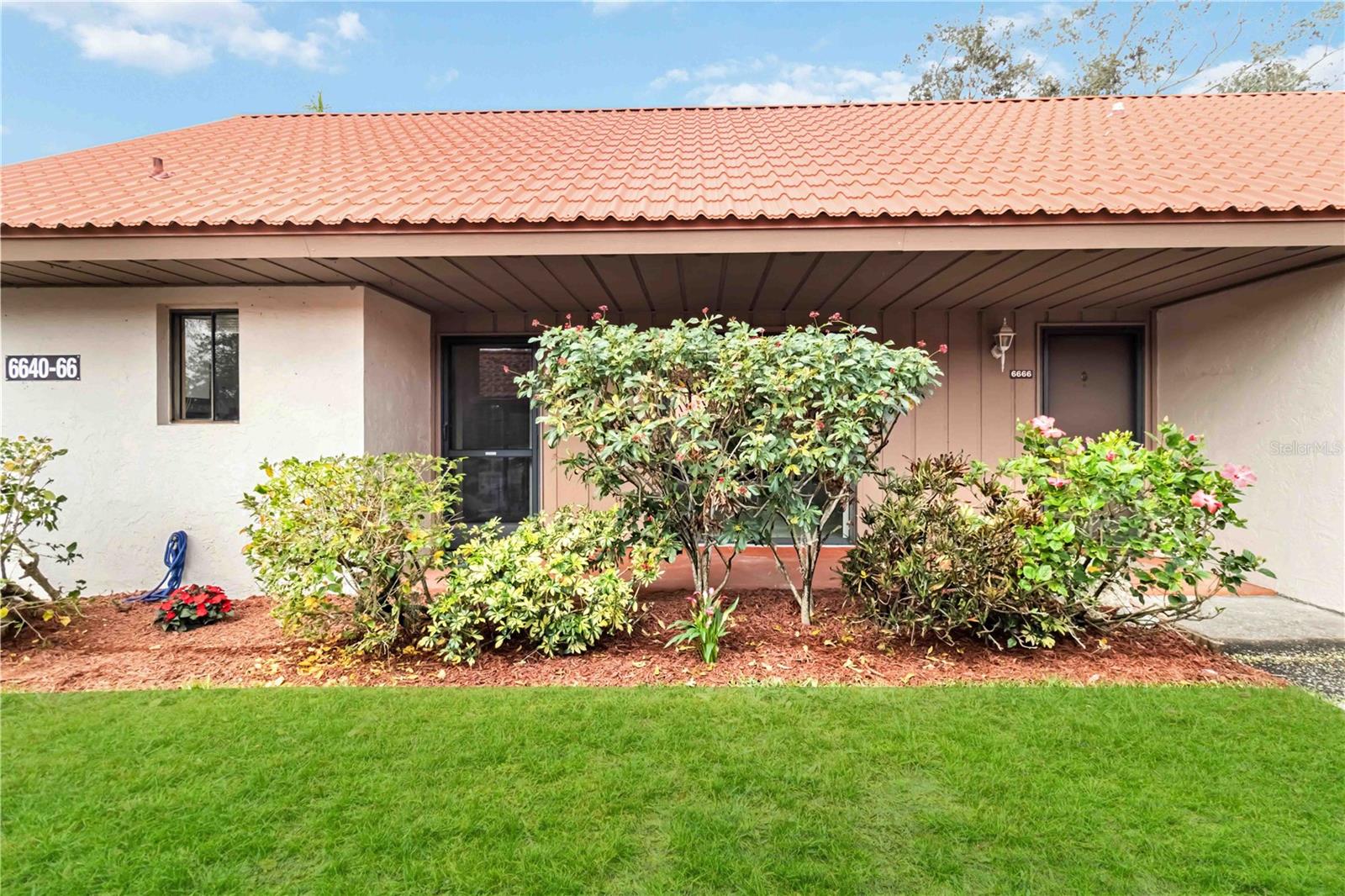 Charming Fixer-Upper Villa in Sunrise Condominium Community:
Discover the potential of this 2-bedroom, 2-bathroom villa in the serene Sunrise Condominium community. With a prime eastern exposure and a peaceful neighborhood setting, this home is perfect for those looking to customize their dream space.
Inside, you'll find spacious living areas with volume ceilings, charming beams, and a warm, inviting ambiance. Both bedrooms feature ensuite bathrooms and walk-in closets, offering comfort and privacy. A covered lanai provides the perfect spot to relax, while the carport with a storage closet adds extra convenience. The blank slate is ready for you to make this charmer your own with your preferred updates.
Enjoy fantastic community amenities, including a heated pool, tennis courts, pickleball, and a basketball hoop. Ideally located, this villa offers easy access to Siesta Key Beach, I-75, movie theaters, hospitals, doctor's offices, top-rated schools, shopping, and dining.
