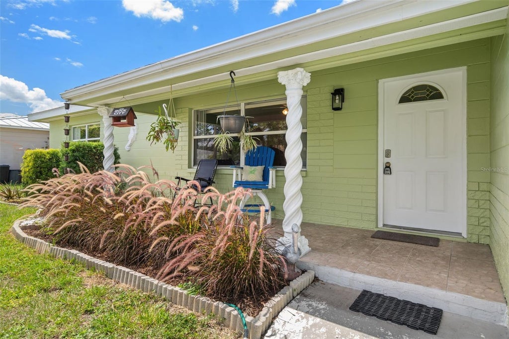 Photo of 9812 51st Avenue N, St Petersburg, FL 33708 (MLS # W7886650)