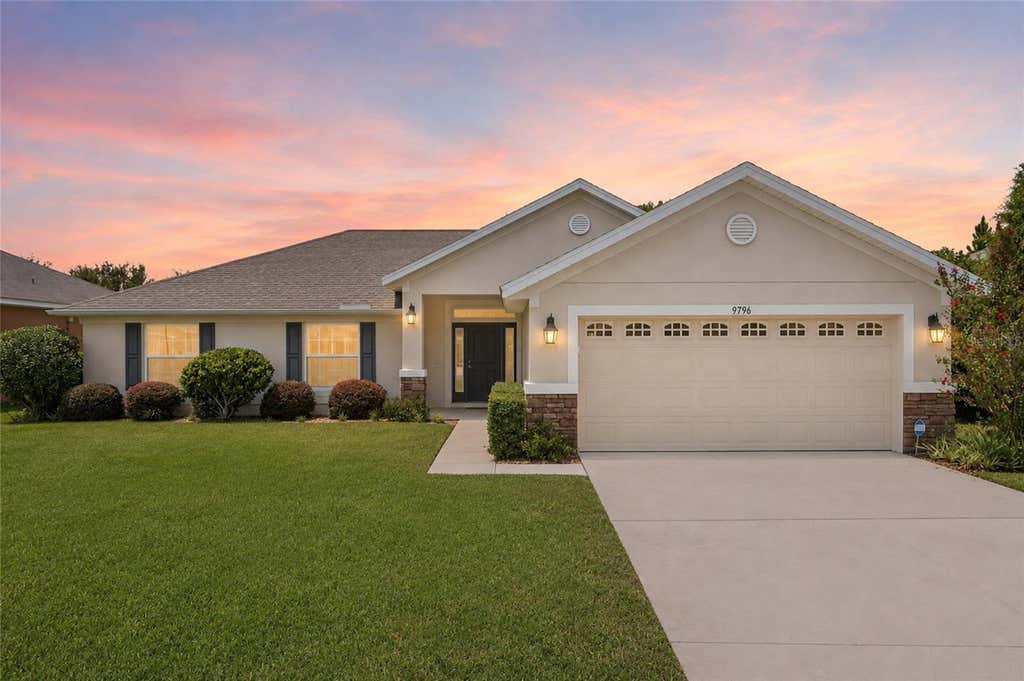 Photo of 9796 Pepper Tree Trail, Wildwood, FL 34785 (MLS # W7888661)