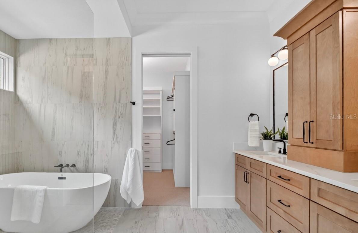 COTTAGES ON 11TH - Residential