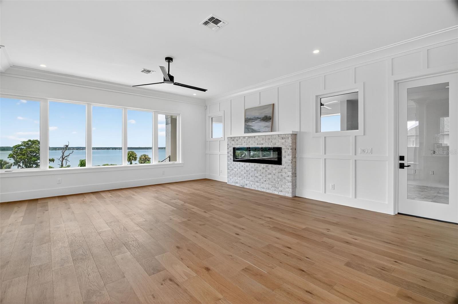 COTTAGES ON 11TH - Residential