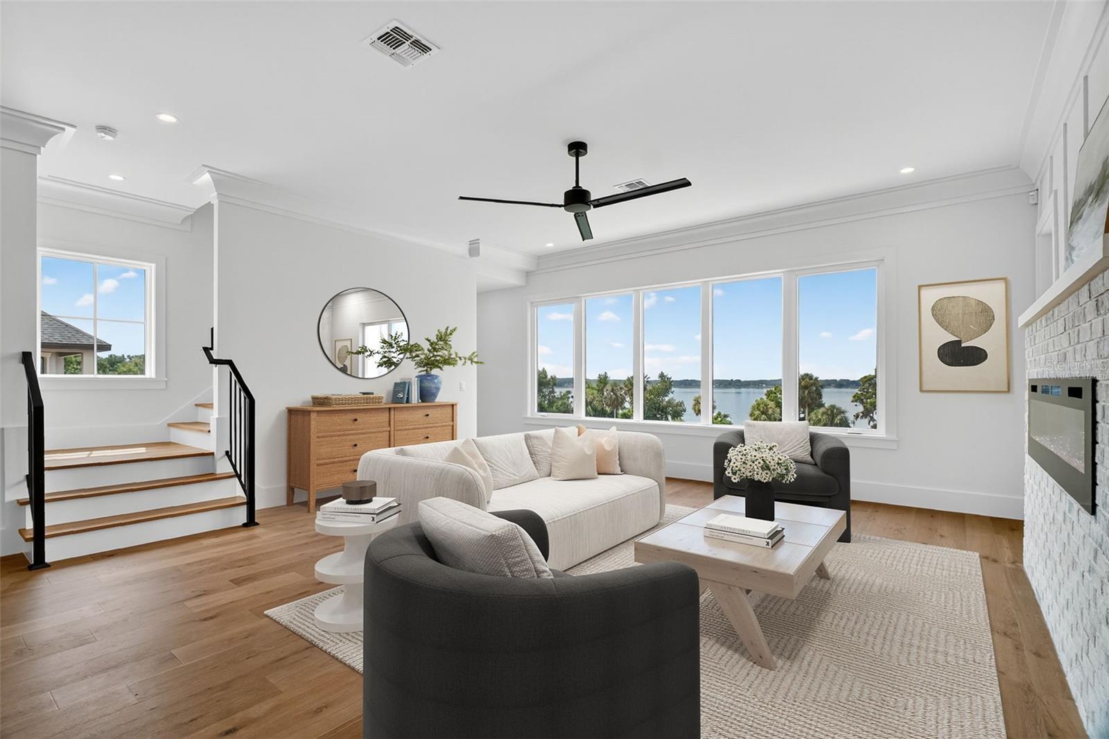 COTTAGES ON 11TH - Residential