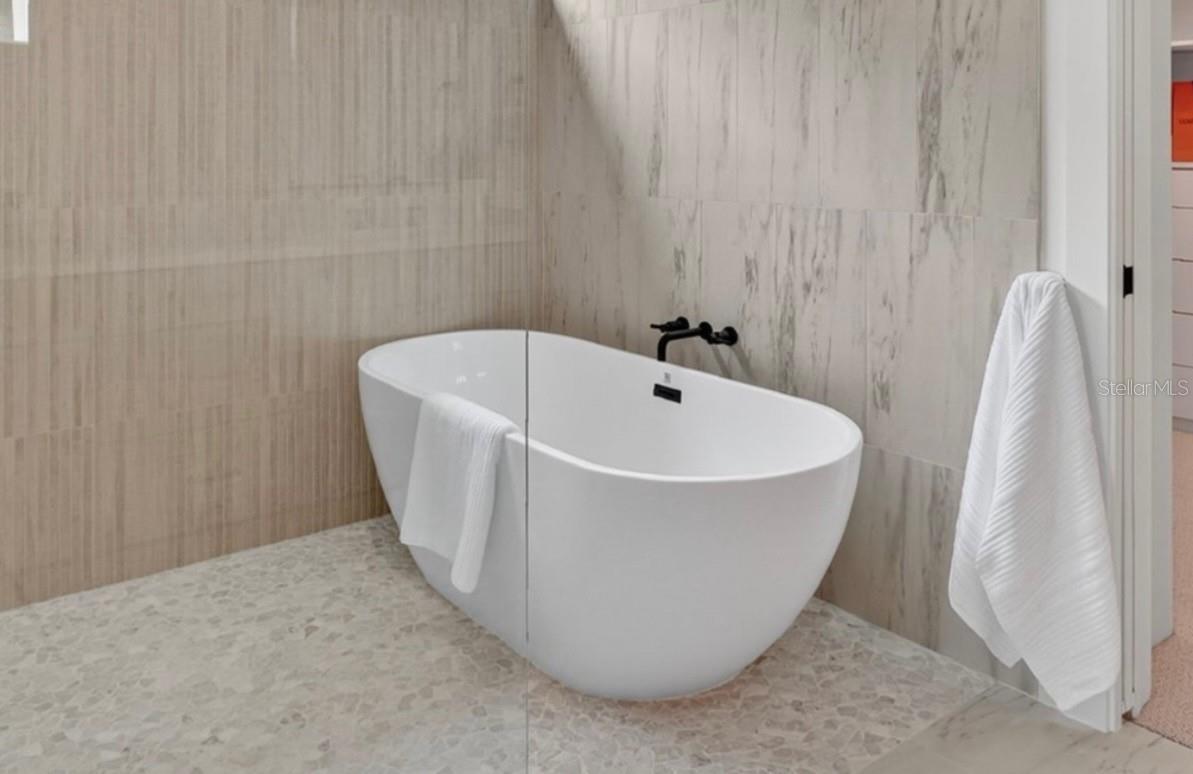 COTTAGES ON 11TH - Residential