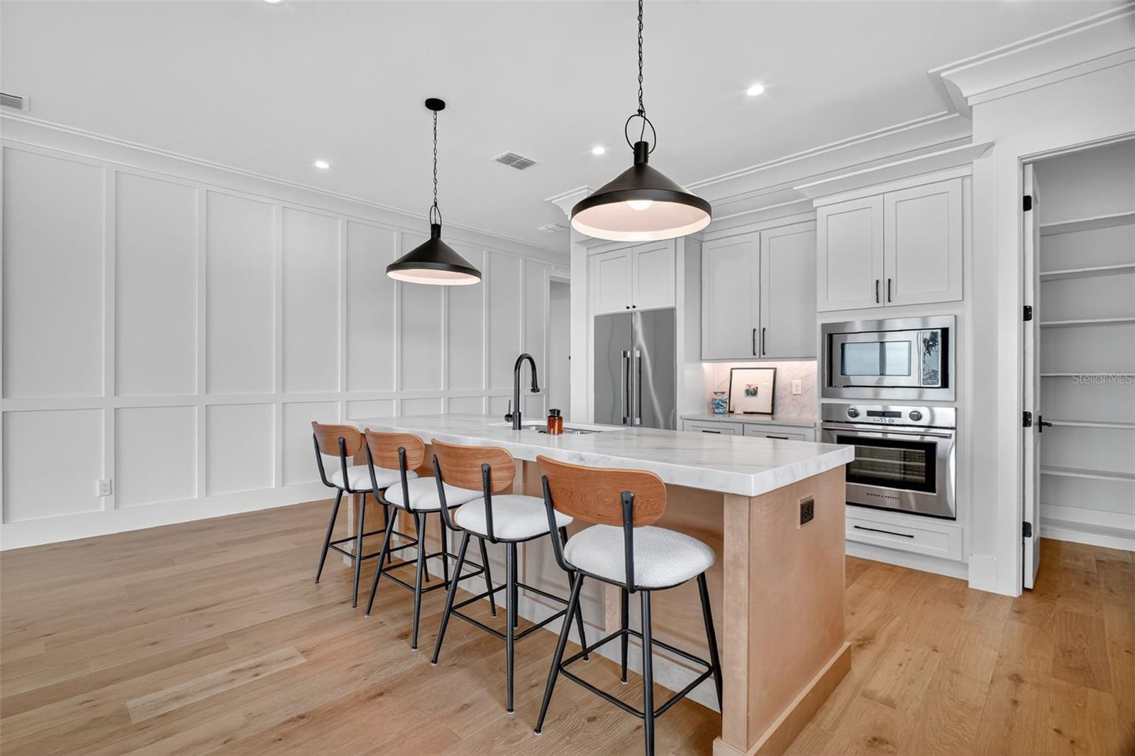 COTTAGES ON 11TH - Residential