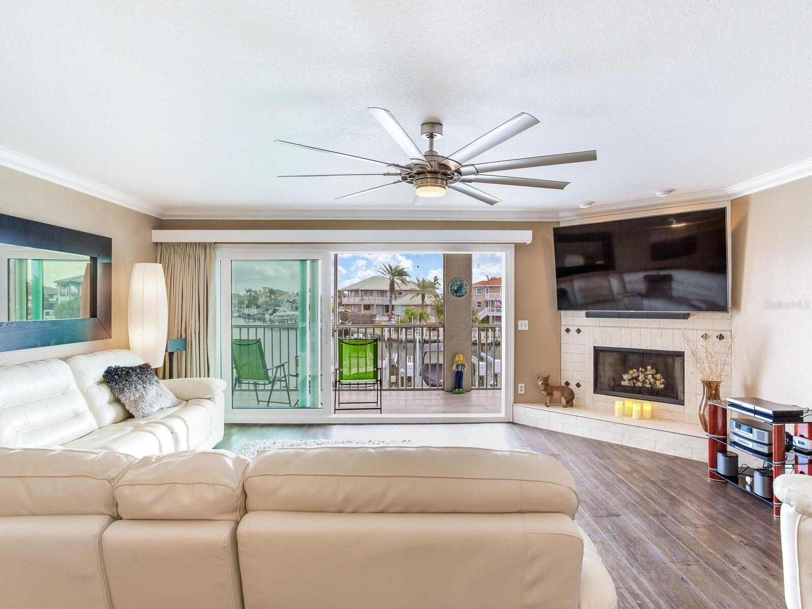 TIERRA SHORES TWNHMS - Residential