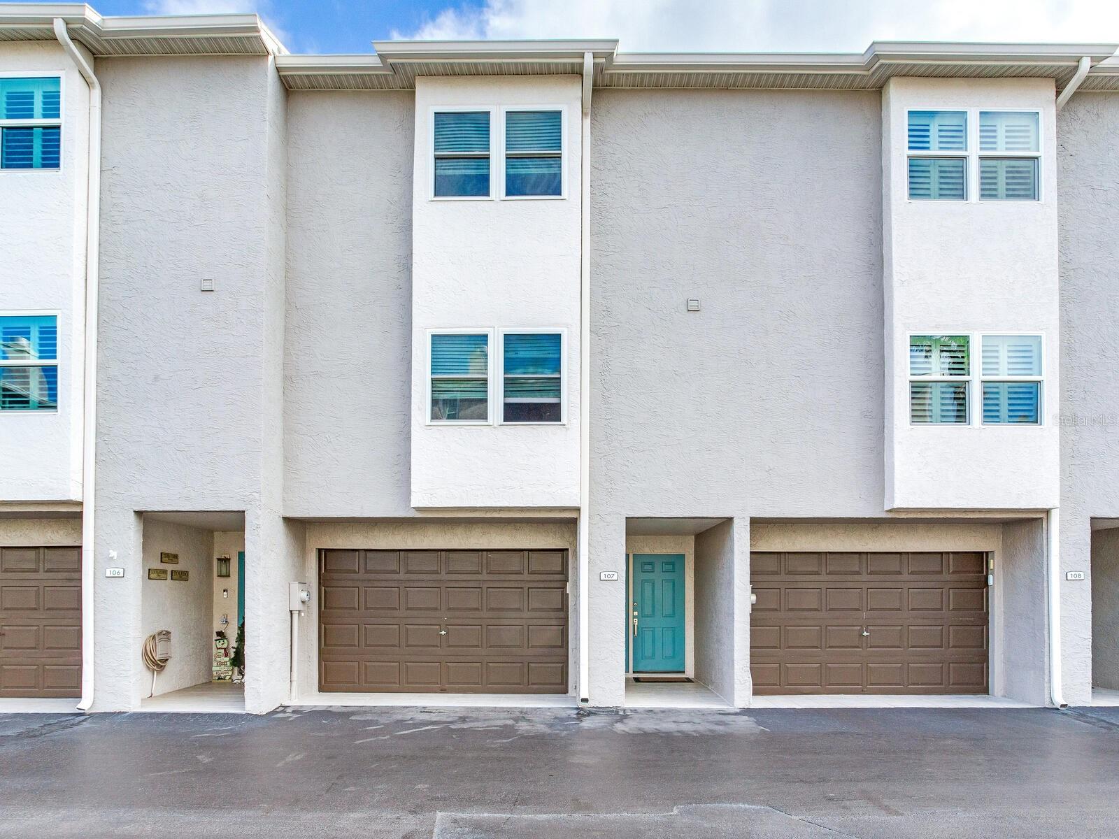 TIERRA SHORES TWNHMS - Residential