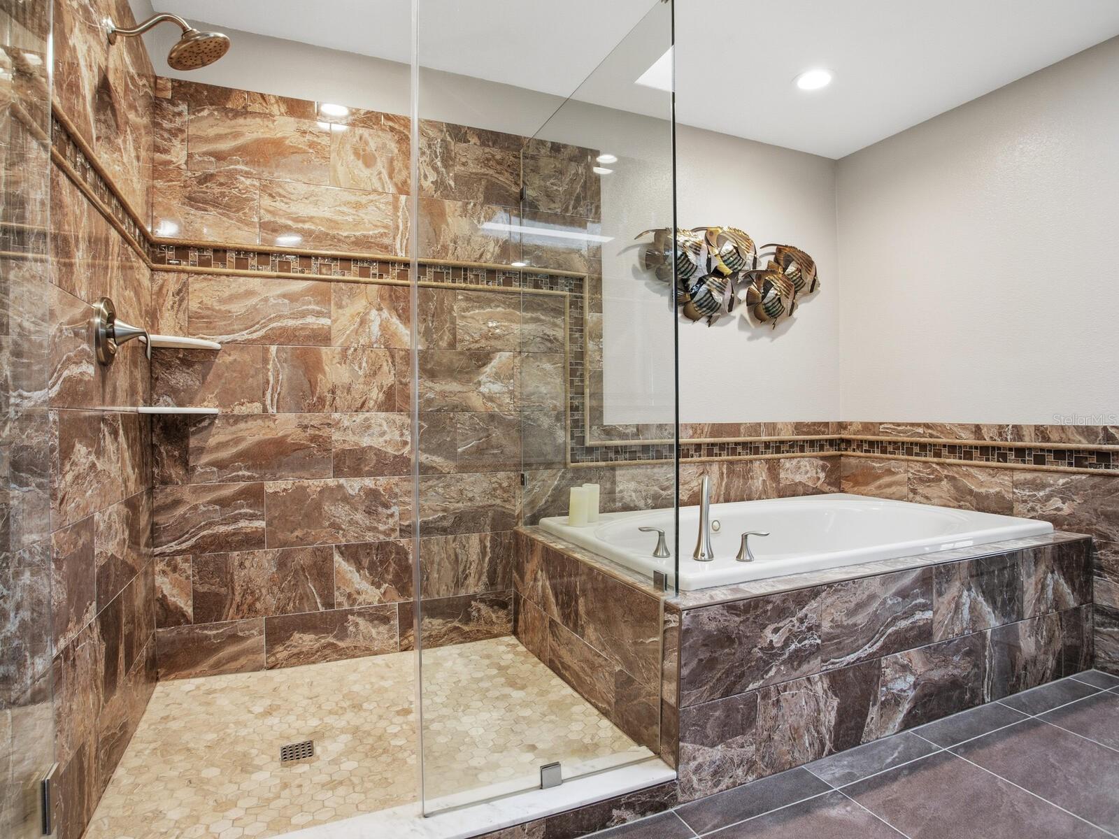 TIERRA SHORES TWNHMS - Residential