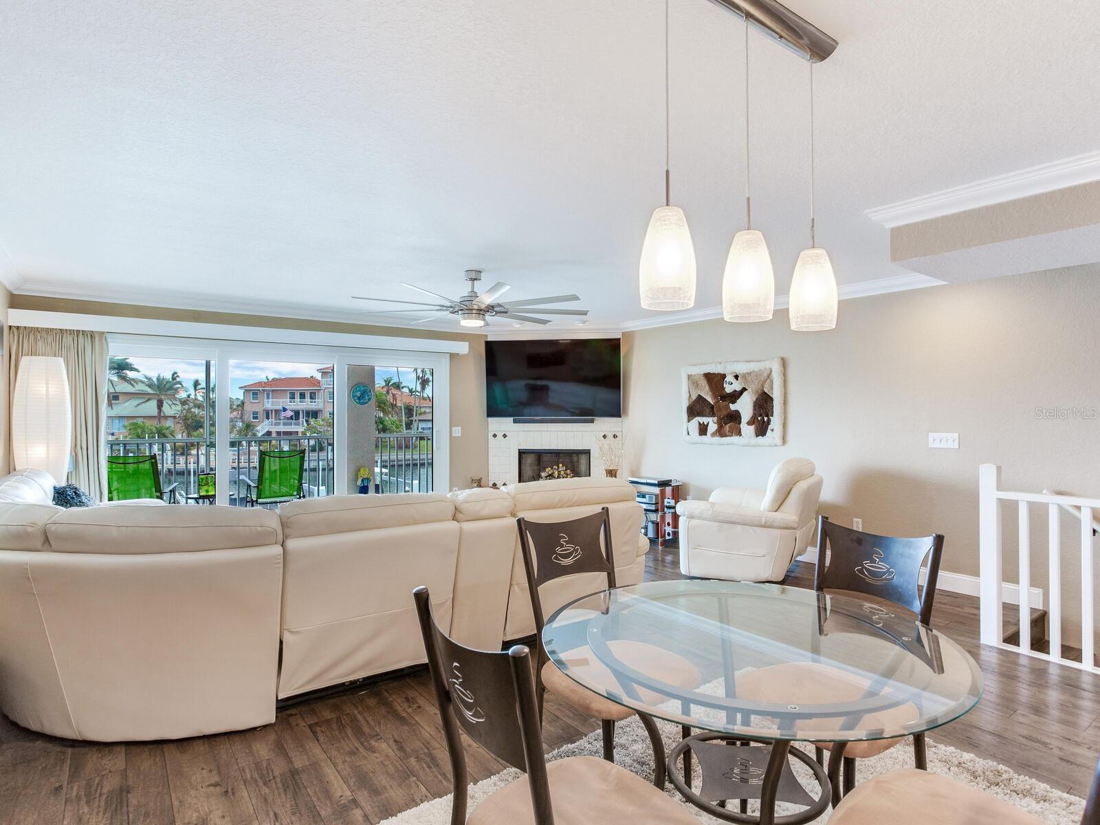 TIERRA SHORES TWNHMS - Residential