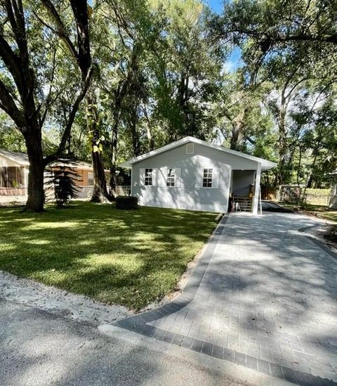 A home in SEFFNER