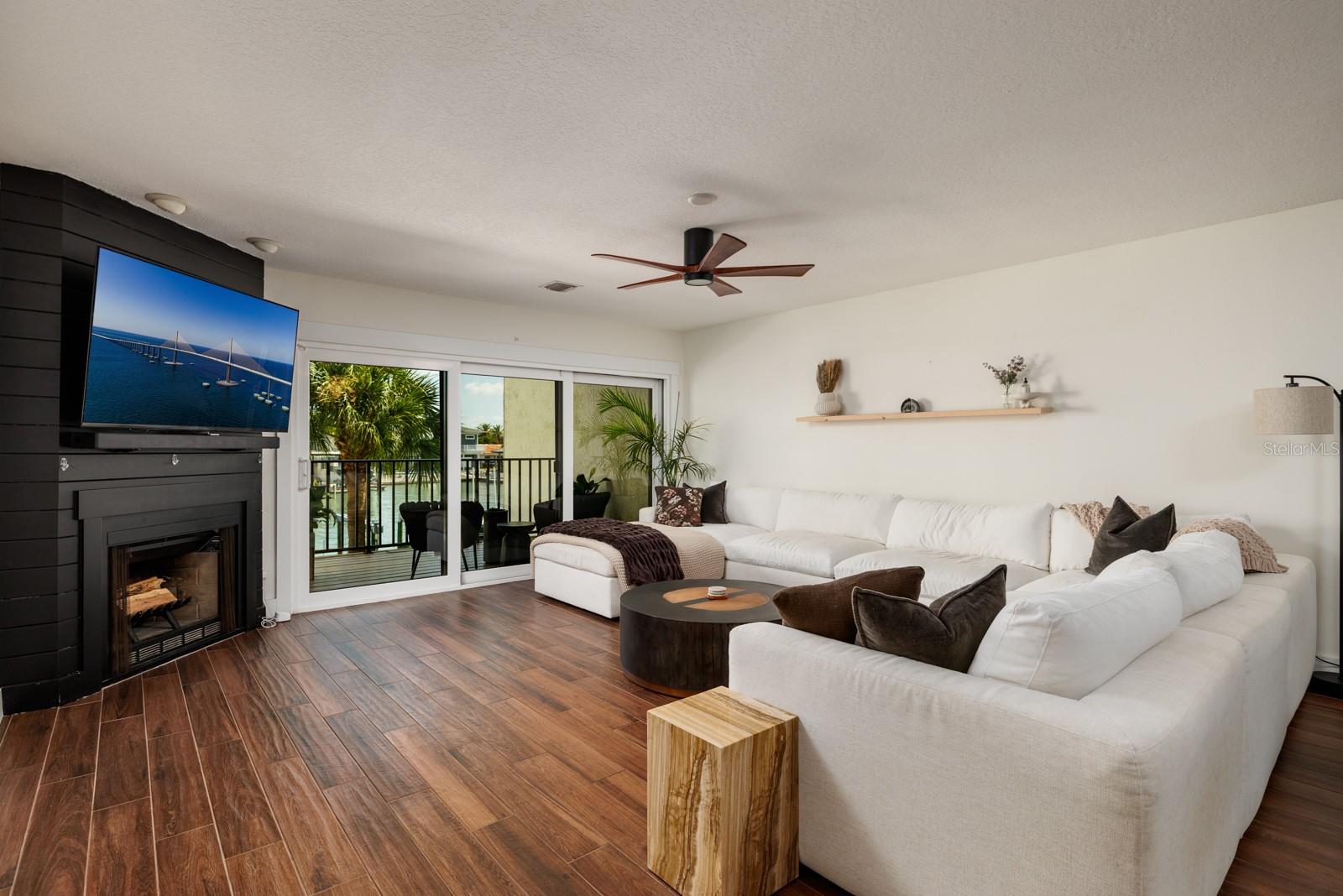 222 SKIFF POINT