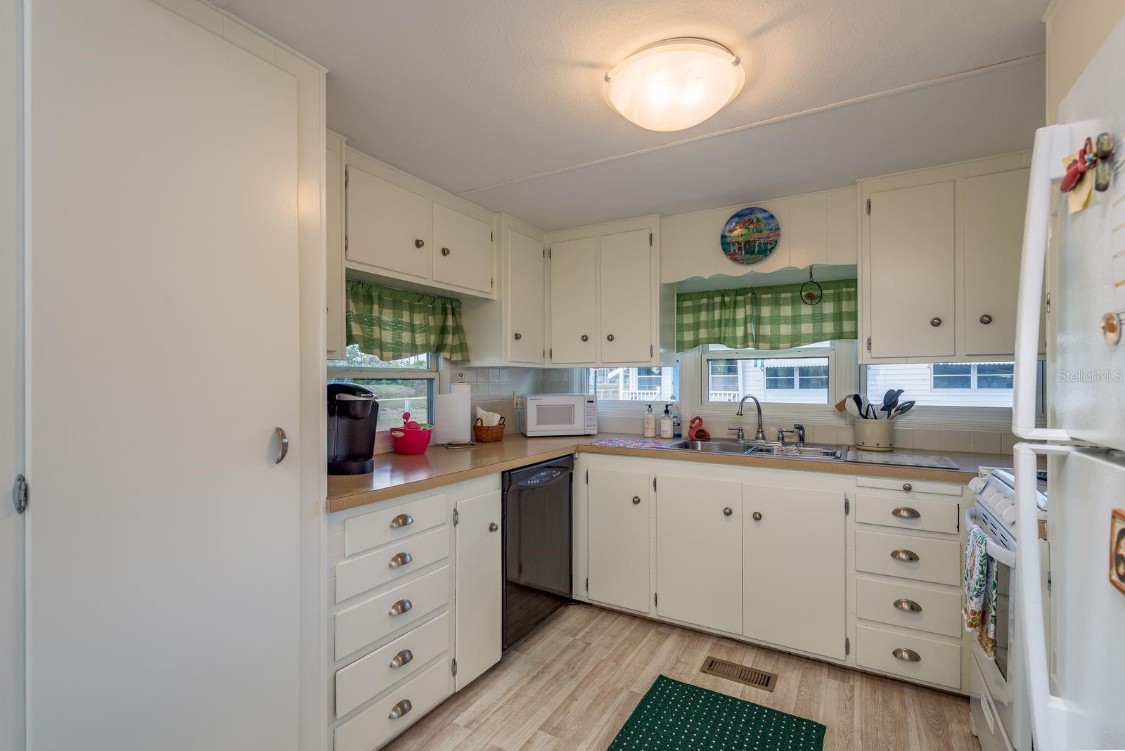 SOUTH GATE MOBILE HOME PARK UNREC - Residential