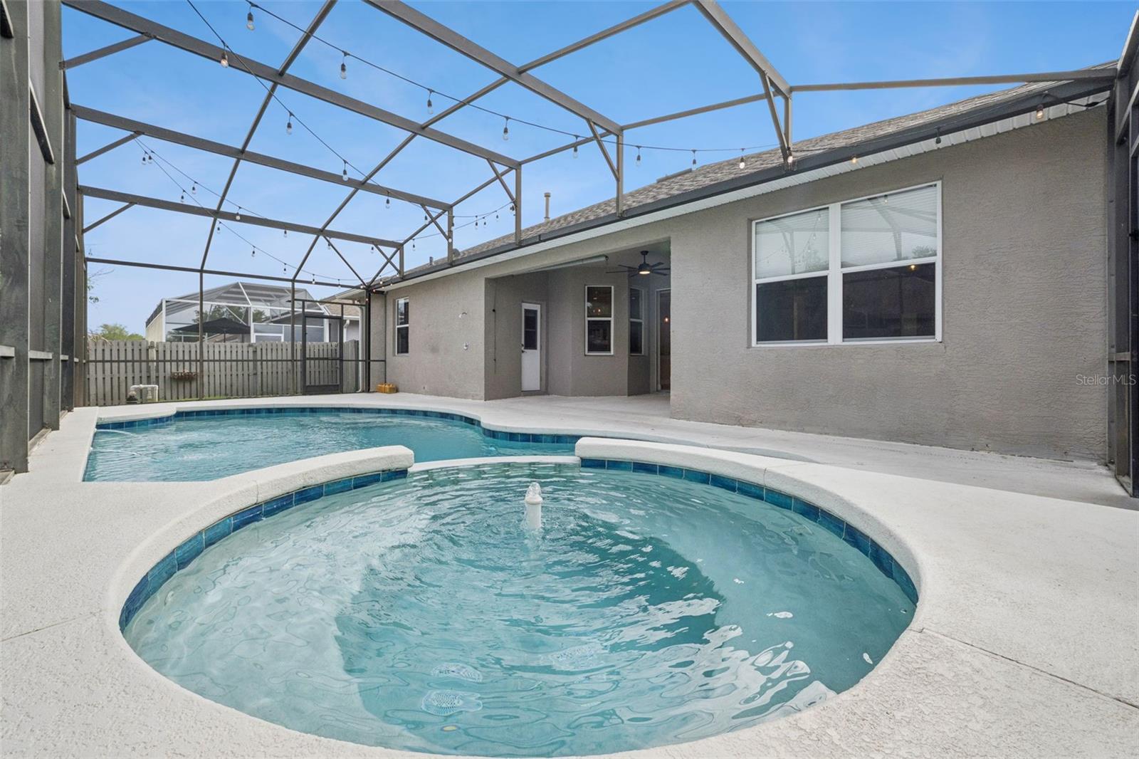 ALOMA WOODS PH 5 - Residential