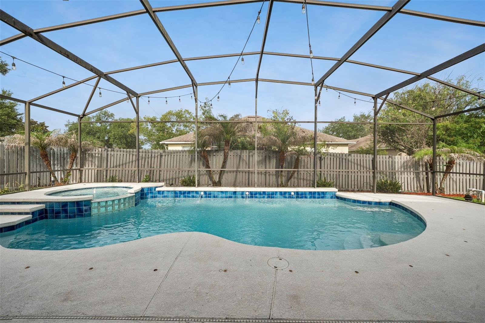 ALOMA WOODS PH 5 - Residential