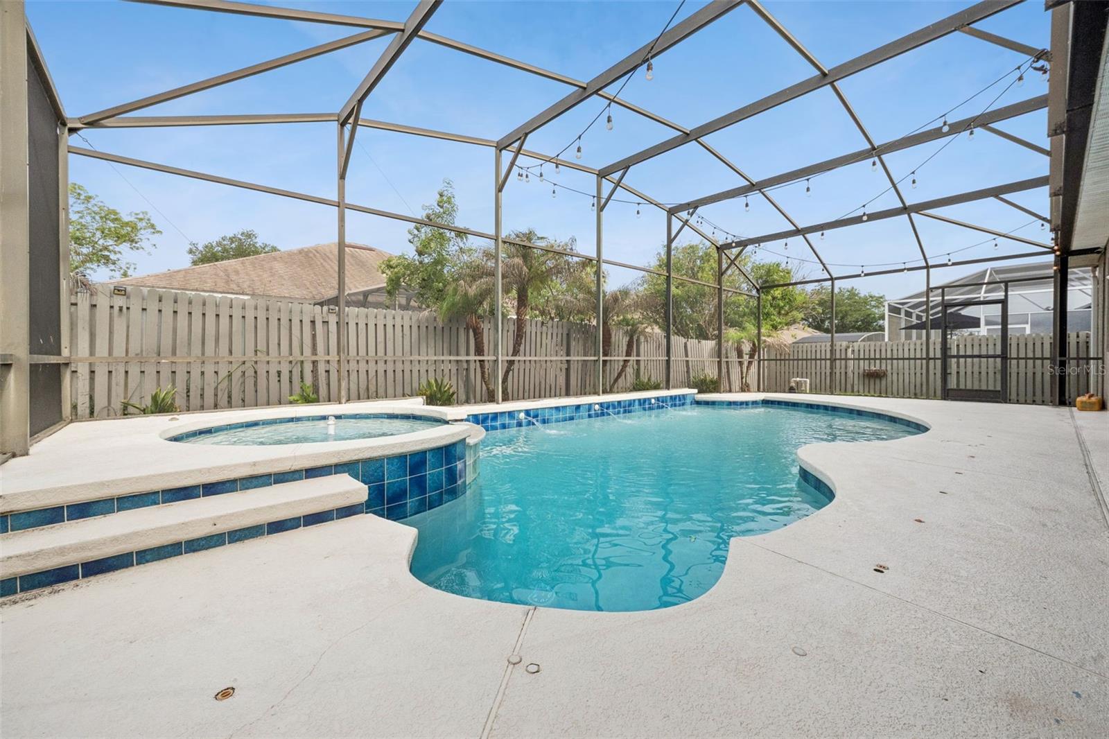 ALOMA WOODS PH 5 - Residential