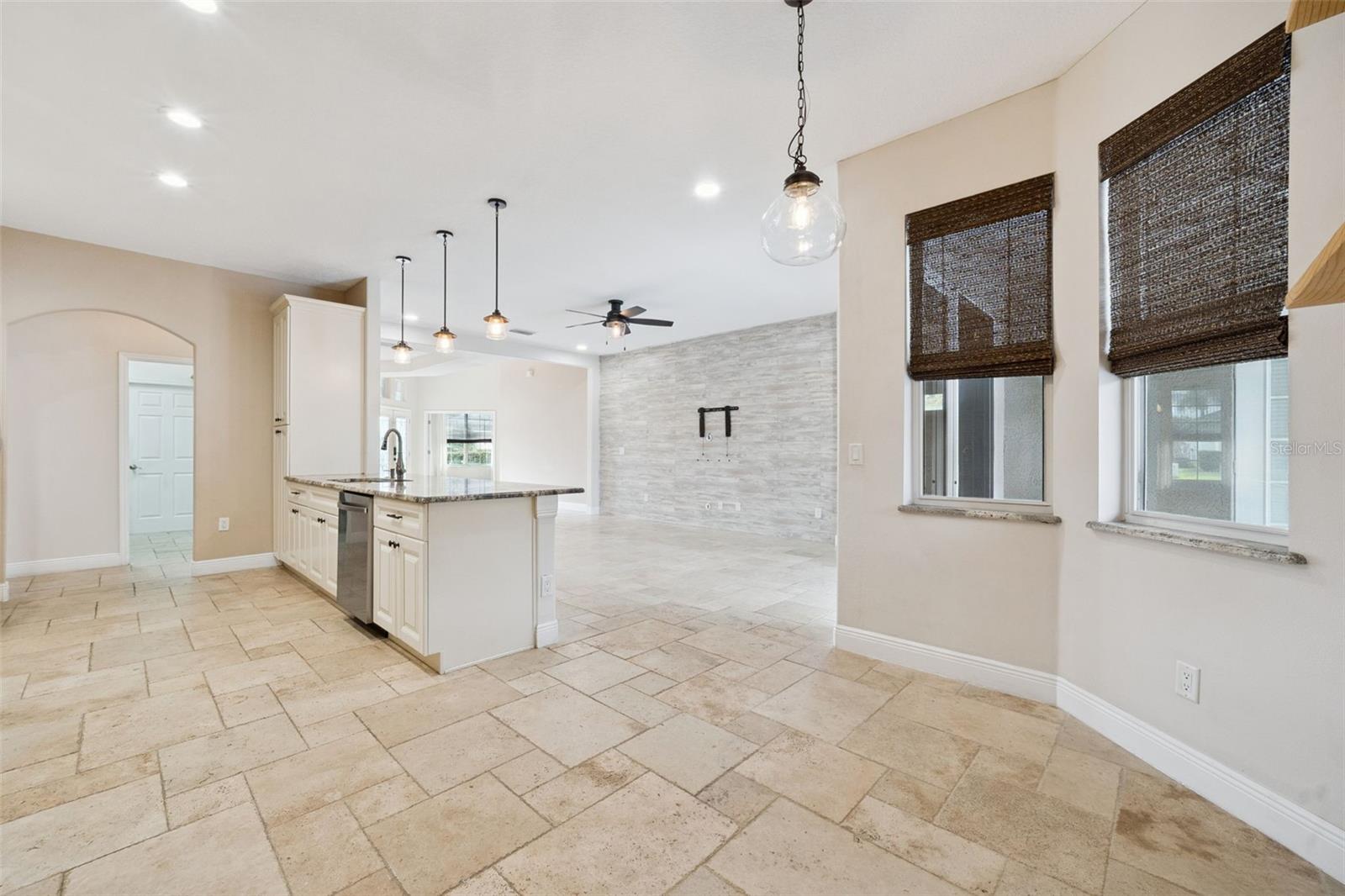 ALOMA WOODS PH 5 - Residential