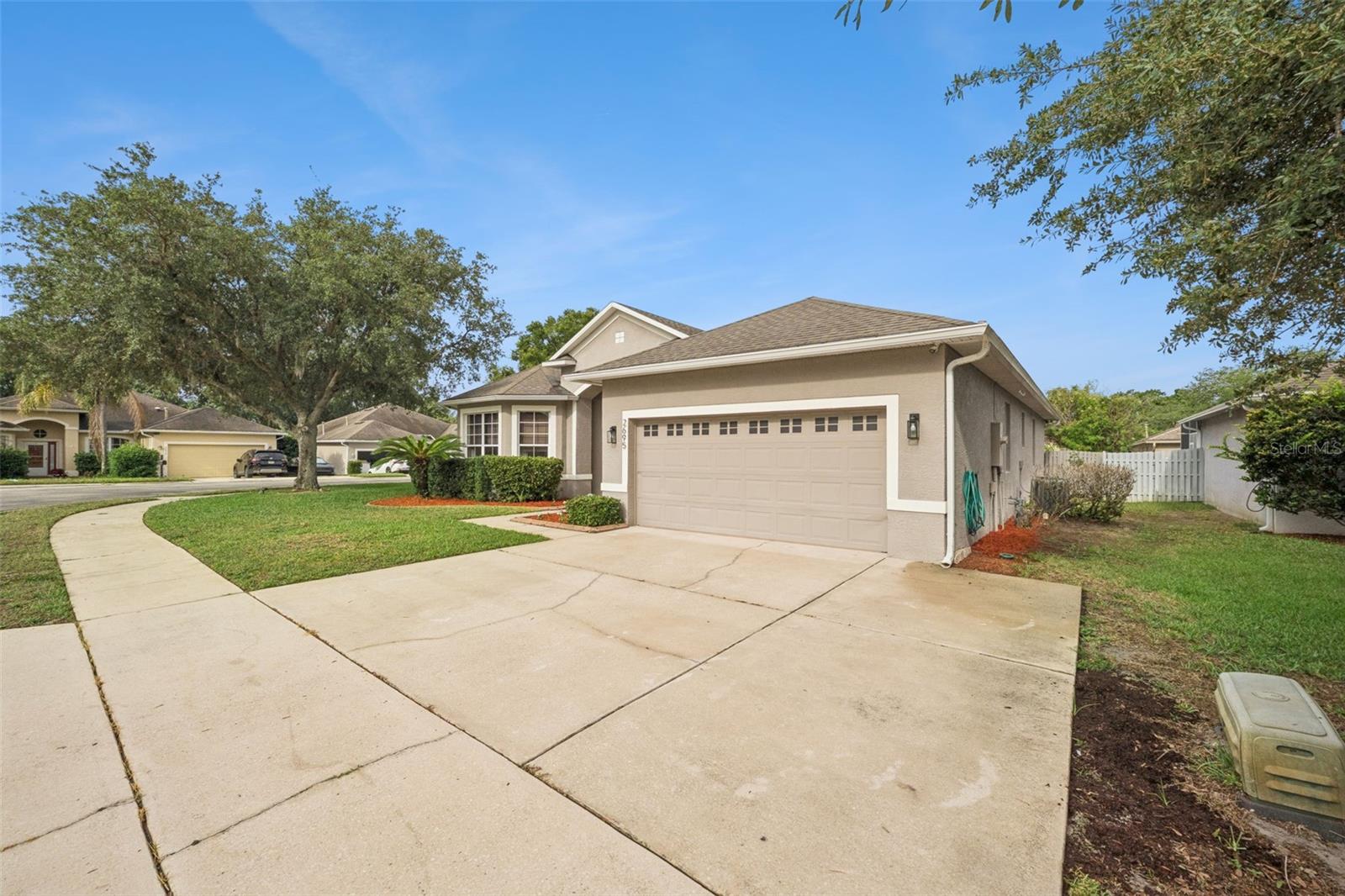 ALOMA WOODS PH 5 - Residential