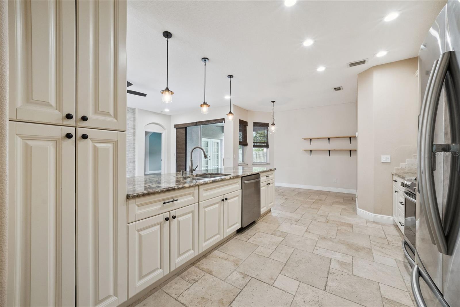 ALOMA WOODS PH 5 - Residential