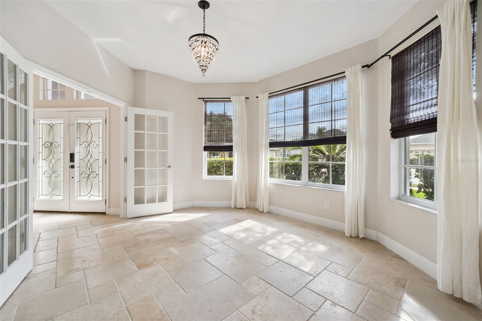 ALOMA WOODS PH 5 - Residential
