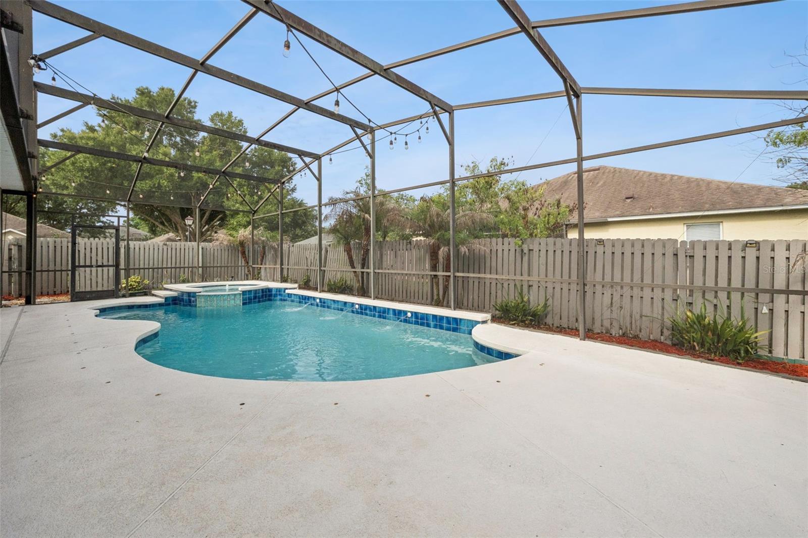 ALOMA WOODS PH 5 - Residential