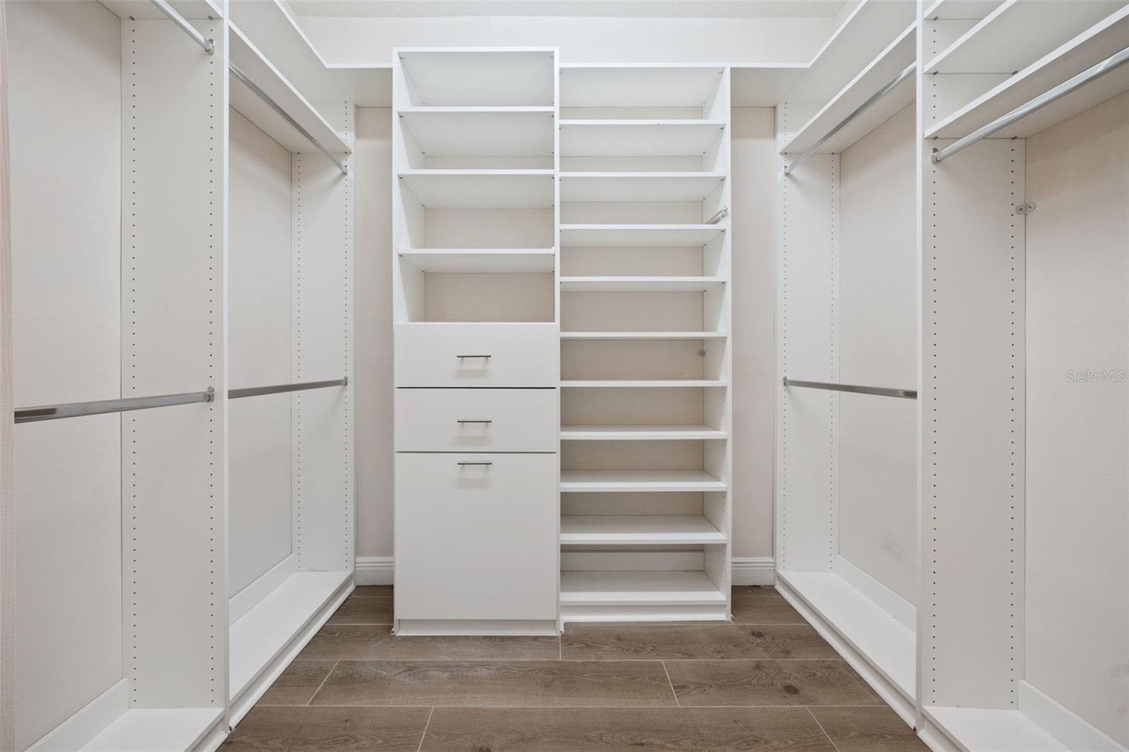 ALOMA WOODS PH 5 - Residential