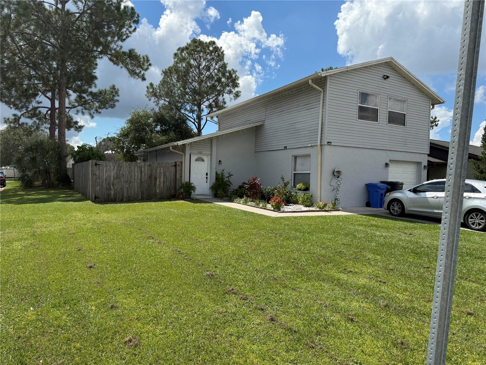 5102 CRESTMORE COURT