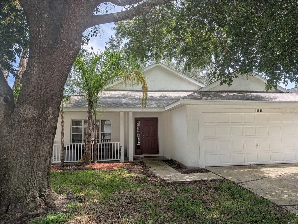 Photo of 15928 Autumn Glen Avenue, Clermont, FL 34714 (MLS # S5157646)