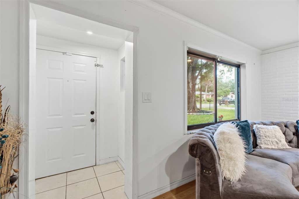 Photo of 9242 N 52nd Street, Tampa, FL 33617 (MLS # TB8534277)