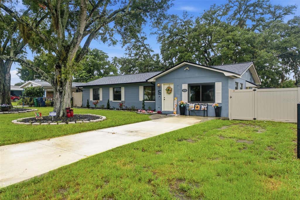 Photo of 9242 N 52nd Street, Tampa, FL 33617 (MLS # TB8534277)