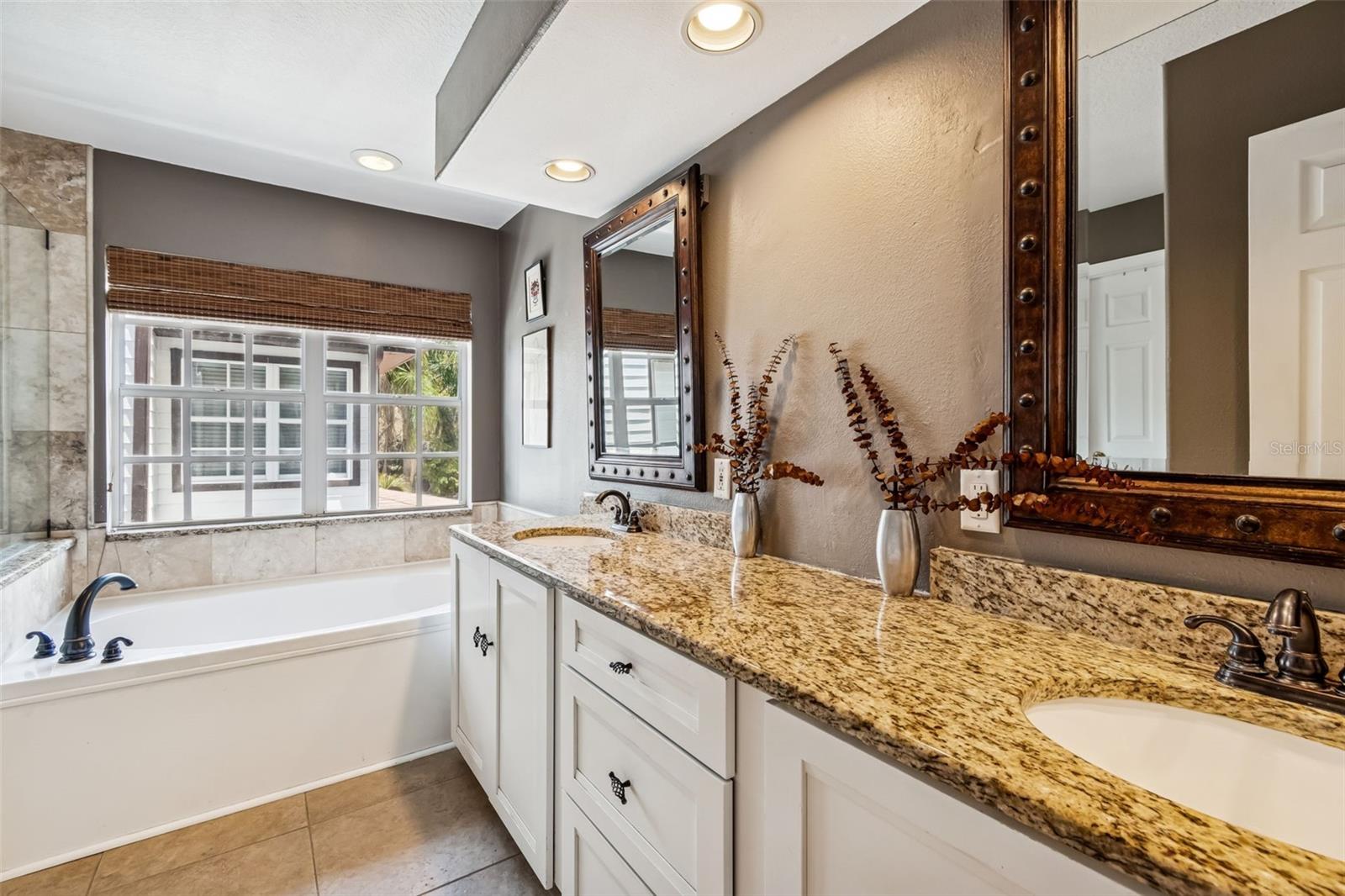 3 TS / MARYLAND MANOR 2ND UNIT - Residential