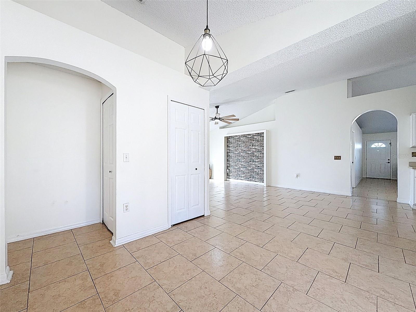 SPRING HILL - Residential