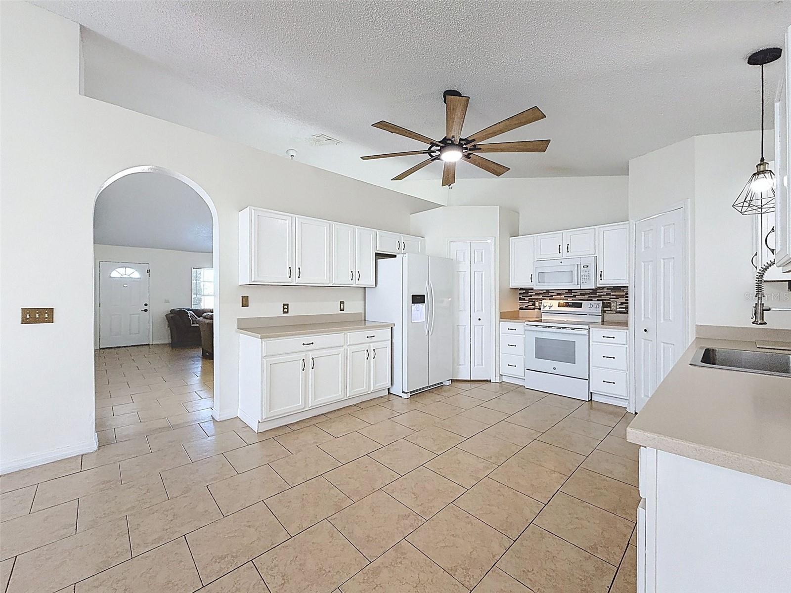 SPRING HILL - Residential