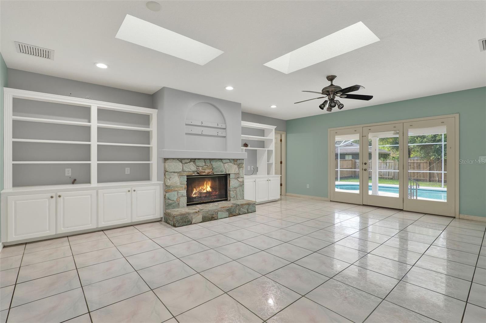 647 SILVER CREEK DRIVE