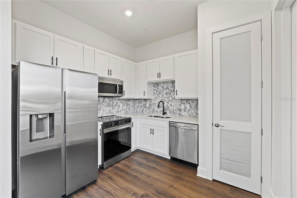 Photo of 850 Tetbury Loop, Oviedo, FL 32765 (MLS # S5146617)