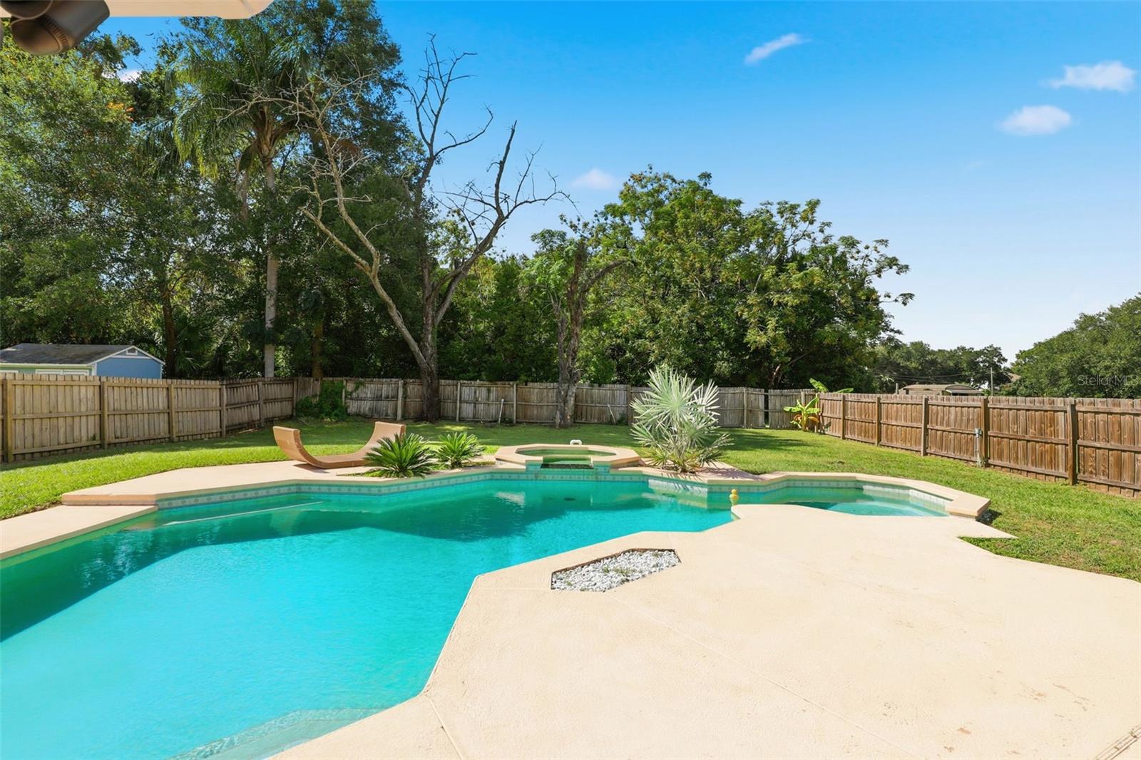 SILVER ROSE PH 02 - Residential