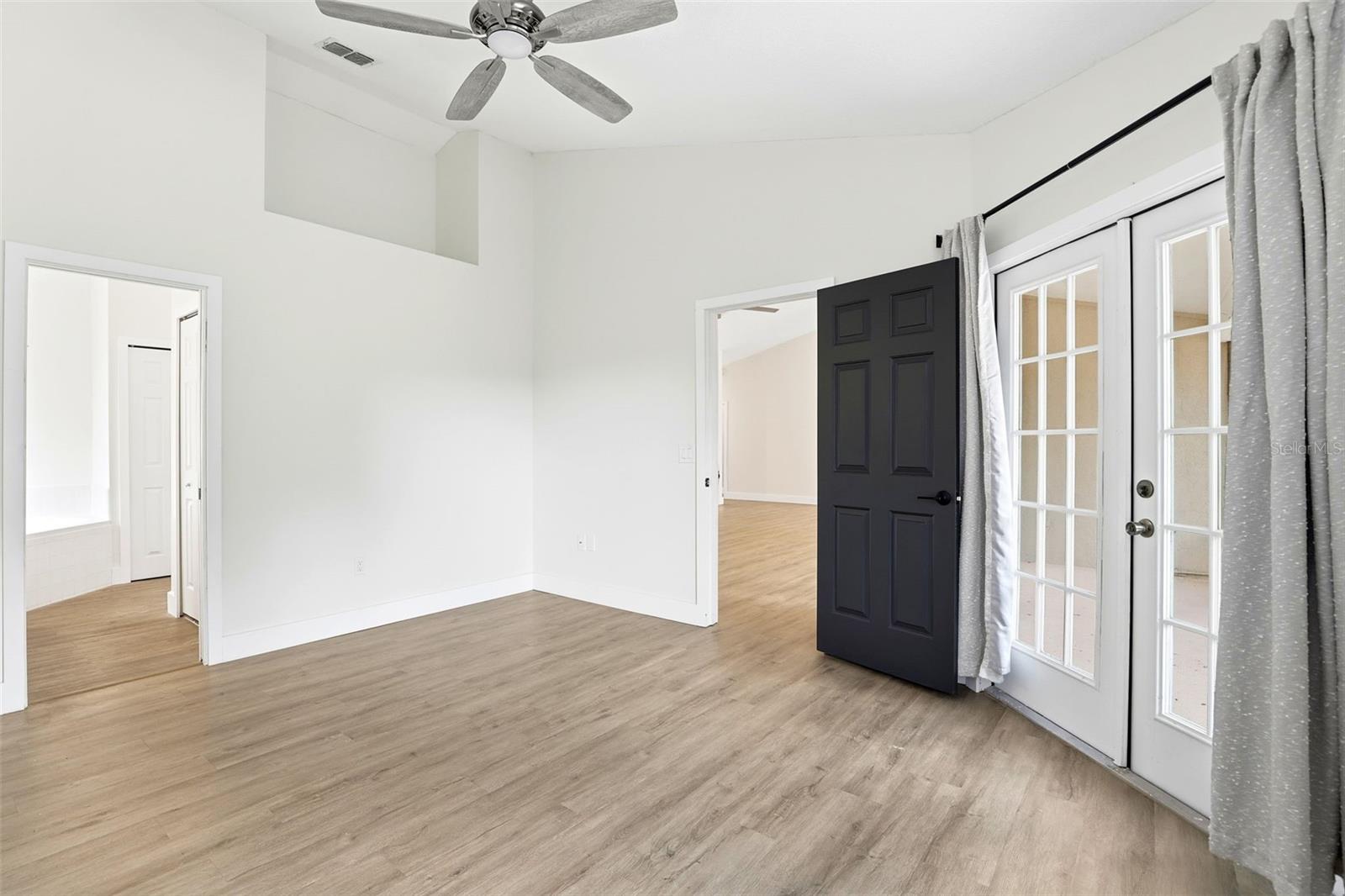 SILVER ROSE PH 02 - Residential