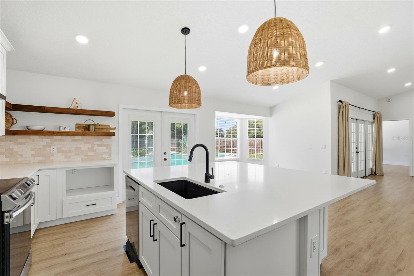 SILVER ROSE PH 02 - Residential