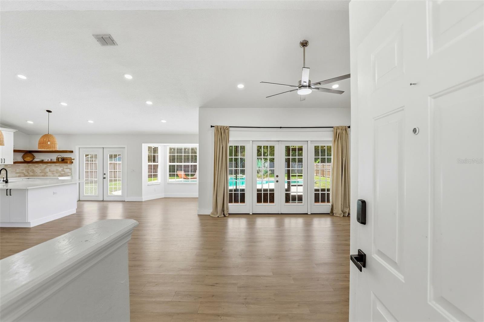 SILVER ROSE PH 02 - Residential