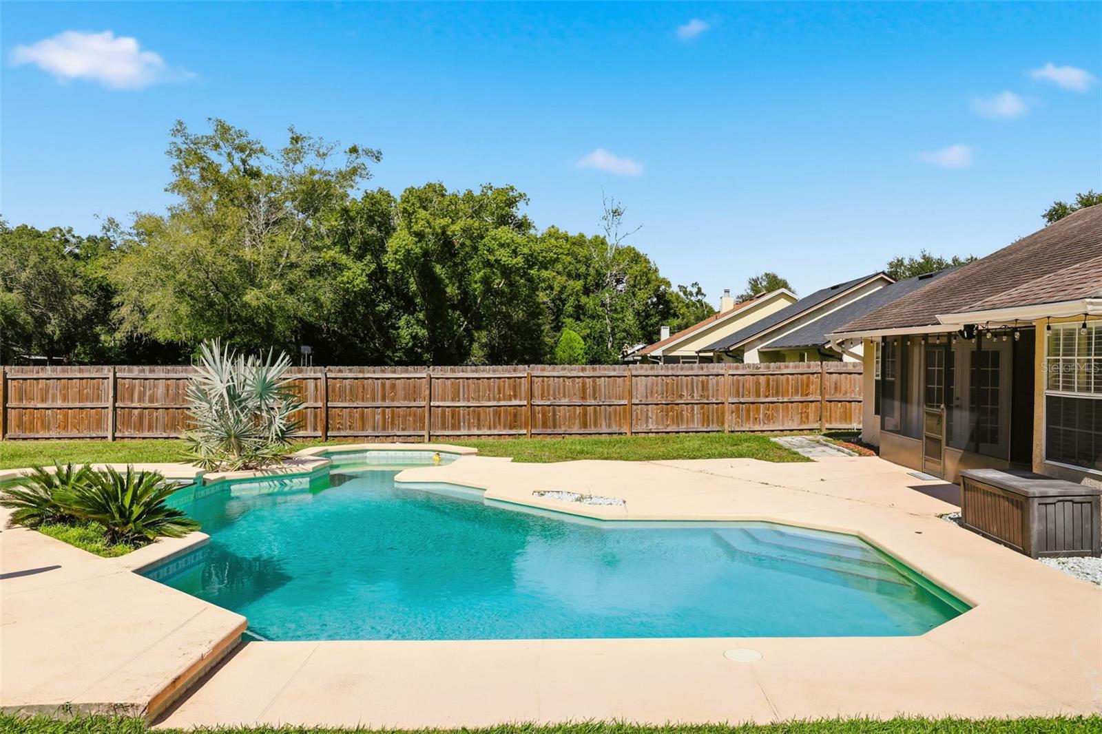 SILVER ROSE PH 02 - Residential